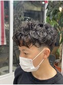 ショートカーリーヘア