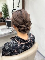 アミー 駒澤(Ammy komazawa) 【お呼ばれヘア】ゆるふわシニヨンアレンジ結婚式、二次会ヘア