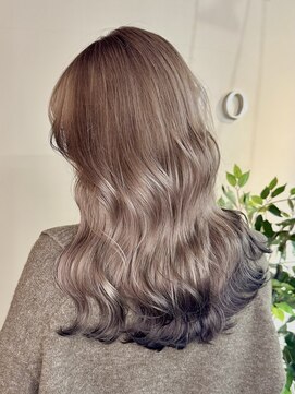 ブリッツ レボ(BLITZ-REVO) ナチュラルバレイヤージュ エンドカラー レイヤー 20代30代