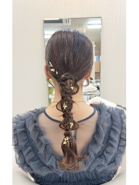 ネセサリー(necessary) タイト編み下ろしアレンジ