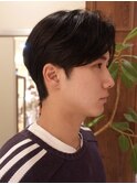 刈り上げすぎないメンズヘア メンズセンターパート 