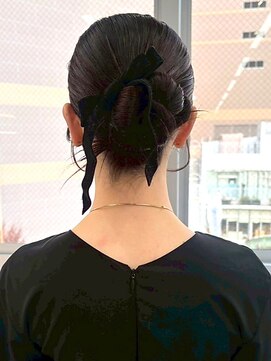 ジゼル 梅田(GiseL) ヘアアレンジ カチモリ お団子 リボンアレンジ 結婚式 お呼ばれ