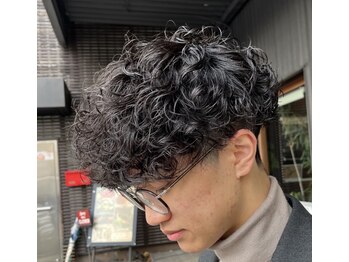 ヘアクリエイトブラス メンズ(Hair Create BRAS Men's)の写真/［圧倒的な技術力］大人のお洒落メンズヘアを叶える！髪質を見極めて、再現性の高いパーマスタイルを実現＊