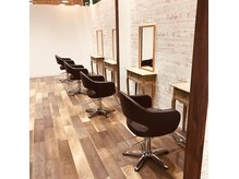 セブンカラーズ アルプラザ金沢店(SEVENCOLORS)の雰囲気（オシャレで居心地の良い店内で、おくつろぎください。）