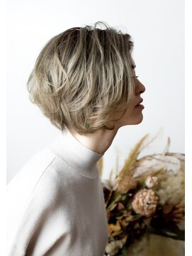 ヘアーアンドエステティック アイビジン 四日市店(Hair&Esthetic I BiJiN) ハイトーンショートスタイル