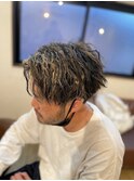センターパートツイストスパイラルパーマツイストパーマ刈り上げ