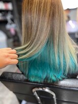 アローズ 玉名店(arose)&nbsp;２０～40代髪質改善艶感インナーエメラルド無造作セミロング