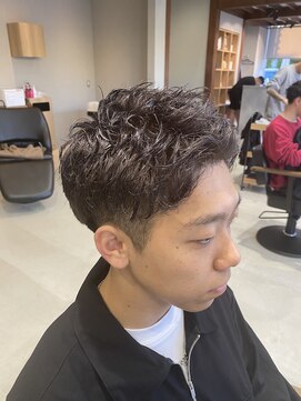 シアター 高崎(THEATER) シルバーカラーショート刈り上げ