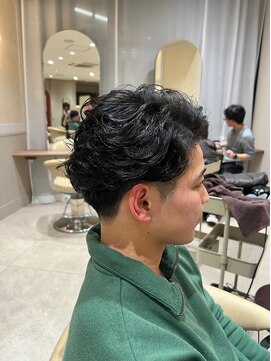 ジーナ 渋谷本店(Zina) 女性ウケ抜群"ウェーブパーマ"『Shion』