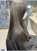 オリーブグレージュ
