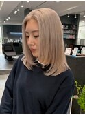 ホワイトベージュ