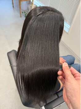 シロトアオ(shiro to ao)の写真/【乾かすだけで決まる!美髪ストレート】クセ・うねり・広がり・パサつき〈そのお悩みをしっかり解決◎〉