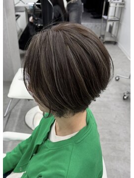 ロエ 元町店(Loe) 【白髪ぼかしハイライト】グレーアッシュ