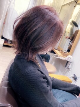 アヴァロン(AVALON) ピンクベージュ、ウルフボブ、大人可愛い【BISA】