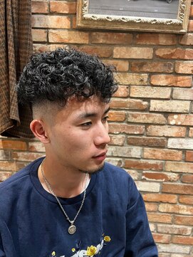 ヒロギンザ 新橋日比谷口店(HIRO GINZA) クルクルパーマフェード　新橋　日比谷　理容室　ヒロ銀座