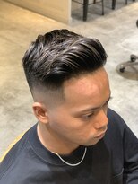 ハングアウト(Hangout)&nbsp;バーバースタイル/フェードカット/サイドパート/刈り上げ