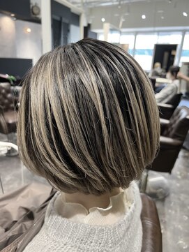 ナイン(N INE.) シャドールーツ×ベージュ