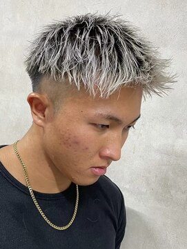 イーラ(era) ホワイトカラージェットモヒカン刈り上げツーブロック