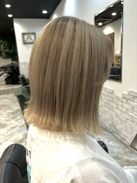 リノナ(Linona) ☆小顔効果カット インナーカラー グレーベージュ 髪質改善 韓国