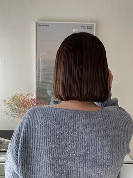 ニュイ(NUIT) ブリーチ無しダブルカラーミルクティーベージュカラーミニボブ