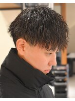 フリーク バーバーショップ 都島店(FREAK BARBER SHOP) 黒髪縦落ちツイストスパイラルパーマツーブロックモテマッシュ