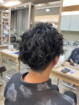 アルターリール(aL ter Rire) フェザーパーマ/刈り上げセンターパート/井桁愛唯/鎌取