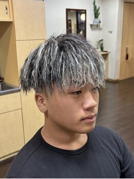 マモル(MAMORU)の写真/【茨木/南茨木】ホワイトメッシュやブリーチ等メンズの個性派カラーは“hair studio MAMORU”にお任せ♪