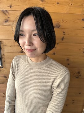 アッカ(ACCA) 暗髪まとまるミニボブ