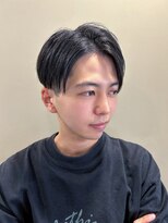 ザメンバイリオス(THE MEN. BY LIOS)&nbsp;ナチュラルな縮毛矯正で作るセンターパート