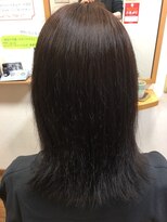 美容室ブロッサム ミディアムレングスのストレ-トスタイル