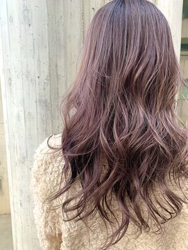 リバレッジ 広尾(Leverage) 春の大人可愛いピンクグレージュ