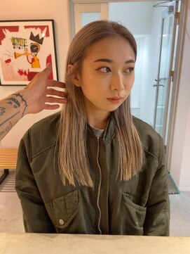 ルーム(Loom.) ブロンドヘアー