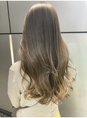 オリーブベージュ