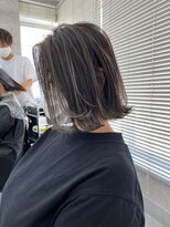 イキ 表参道(iki omotesando)&nbsp;モード/無造作ウェーブ/大人ガーリー[表参道駅]