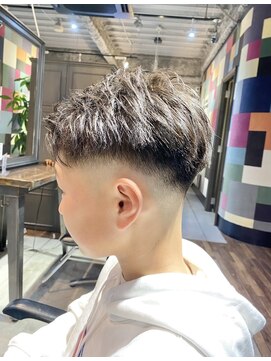 グッドネイバーズ 新松戸(GOOD NEIGHBORS shin-matsudo) 七三フェード