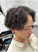 波巻きパーマセンターパートツイストスパイラルパーマ刈り上げ