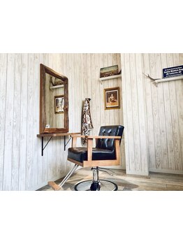 白を基調とした温かな空間でくつろぎのサロンtimeを…♪白髪抑制のオキシロンカラーが人気◎