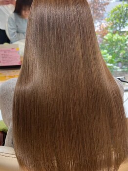 サクラ ビューティ ヴィレッジ(SAKURA Beauty village)の写真/【クセ毛のお悩み解消!】自慢のうるツヤオイルinストレート★柔らかでナチュラルな仕上がりに感動の声殺到!