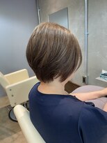 フープ 川越(hoop)&nbsp;白髪染めなしで楽しむ　明るめショート