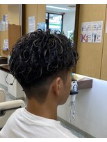 マキシム ナカイ(MAXIM NAKAI)&nbsp;メンズリバースパーマハイライトメッシュブリーチ刈り上げ