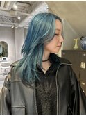 〈ブルー/毛先カラー/ロングレイヤー/ハッシュカット〉