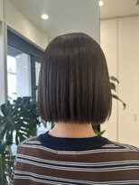 リフ(LIF by MIRROR TALK)&nbsp;広がりやすいクセ毛も自然な艶ストレートに♪