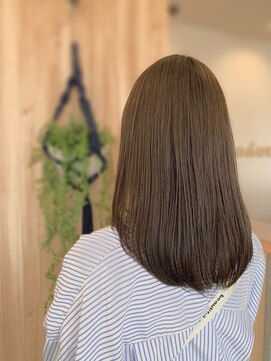 アドラーブル 万代店 (adorable) 大人かわいいレイヤースタイル☆透明感シアーアッシュブラウン