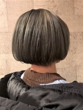 ヘアサロン アプリ(hair salon APPLI) 『 襟足短めミニボブ☆　ブリーチあり透明感グレージュカラー 』