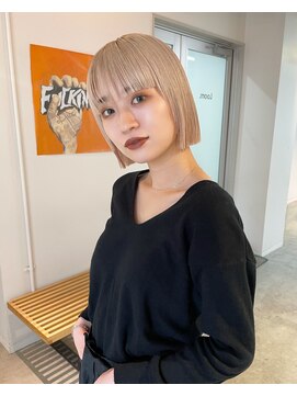 ルーム(Loom.) ハイトーン ブリーチ ケアブリーチ ベージュ ボブ ミニボブ