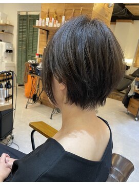 チリンバイロストシティー(Chillin by LOSTCITY) ショートボブ髪質改善白髪ぼかしハイライトスクールカット