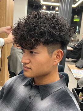 エルマーク(L-MARK) スペインカールスパイラルパーマツイストパーマフェード短髪