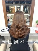艶のある韓国風コテ巻きパーマ