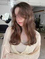 ハニーシブヤ(HONEY shibuya)&nbsp;ウエーブパーマ　クセ毛風イメチェン　オリーブグレージュ