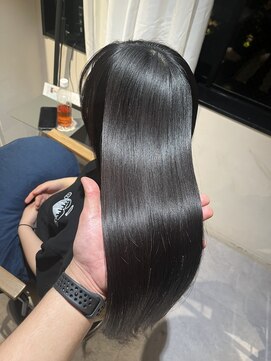 リラエ(Lyrae) 縮毛矯正/髪質改善/美髪カラー/トリートメント【大阪/西梅田】